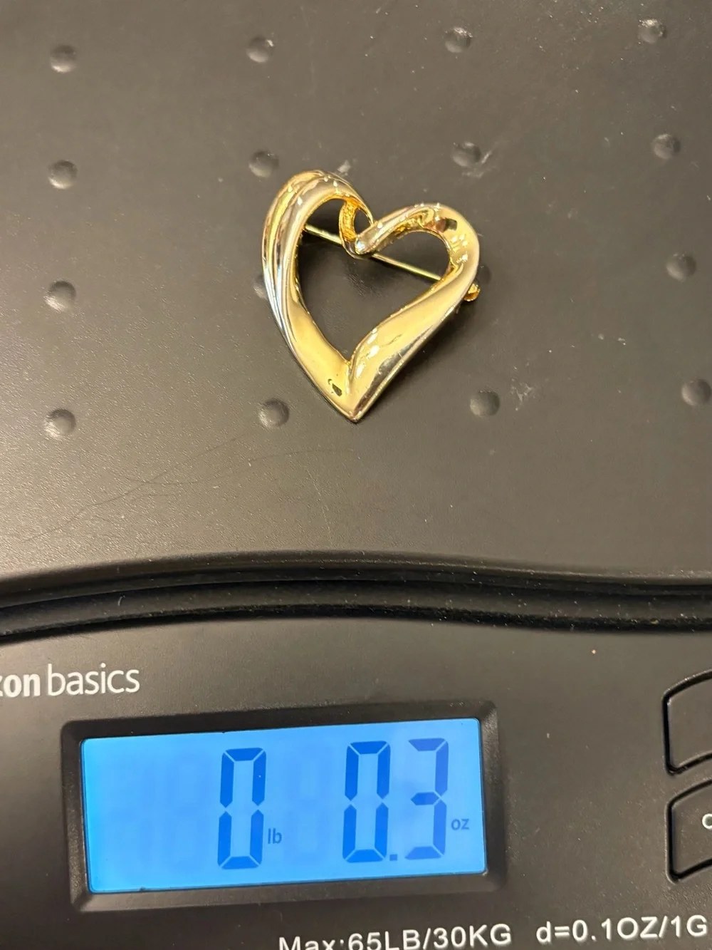 Vintage‎ Gold Tone Twisted Heart Brooch Classic Pin Romantic
